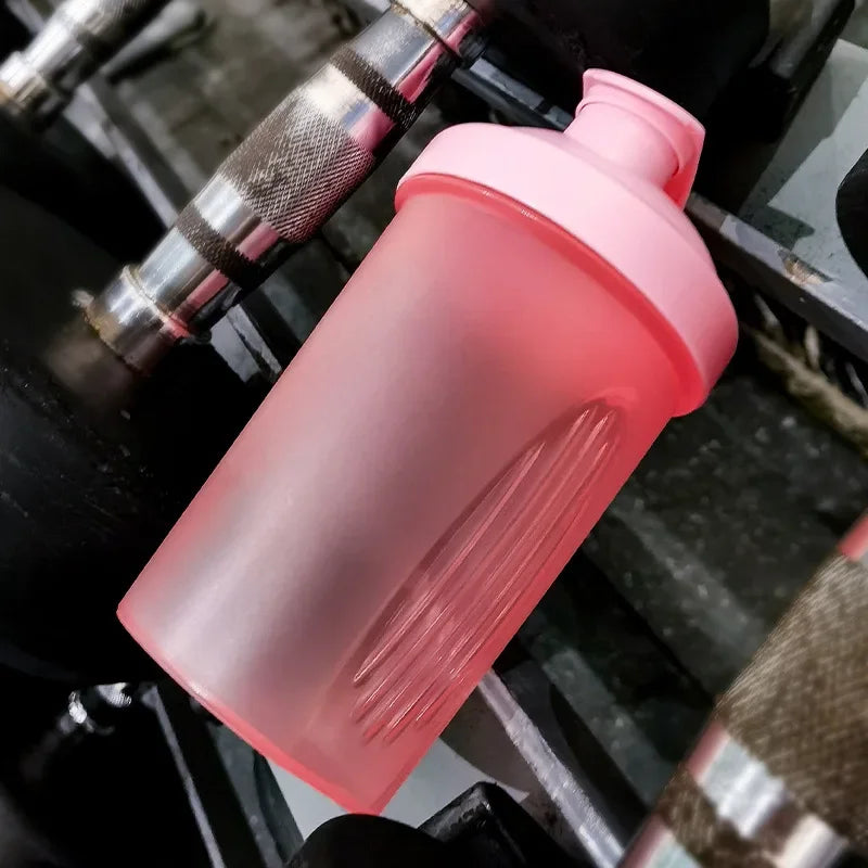 400ml Portable Plastic Shaker Bottle for Sports and Fitness - Ideal for Whey Protein Mixing and Outdoor Use